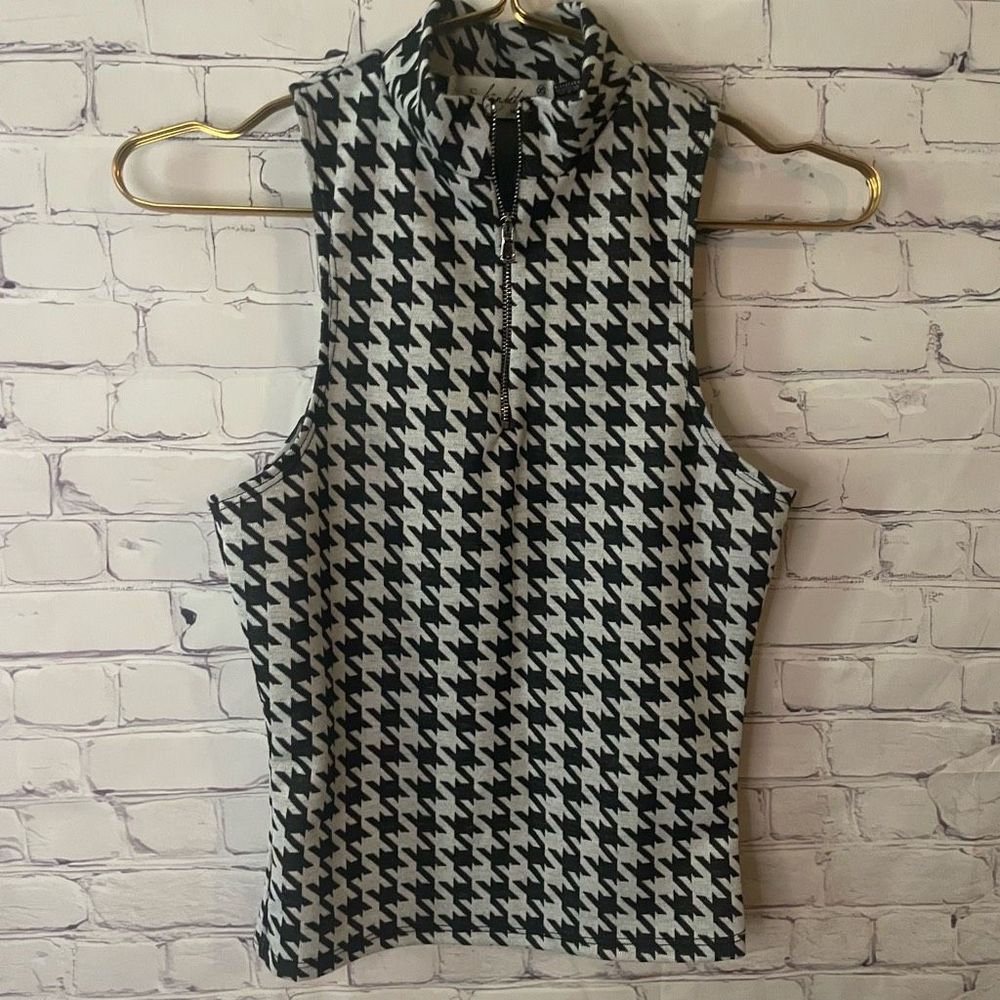 😎 Patterned Zip Up Sleeveless Top🩶Size XS